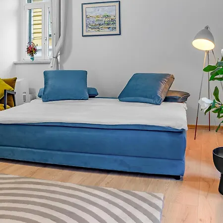 Trri アパート リエカ