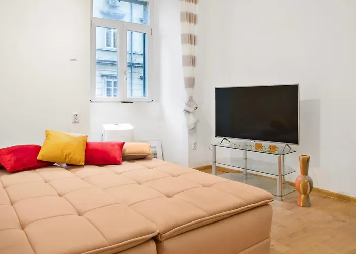 Trri Apartment *